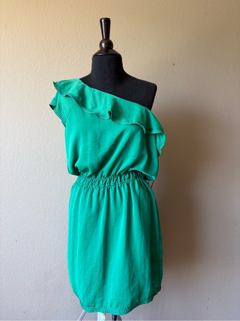 Max Studio Medium Green One Shoulder Dress Short Elastic Waist Lined